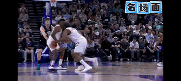 “哎哎！还真抢啊！行吧拿走，一直这样啊！”[机智]提不起精神的大胡子做个顺水人情