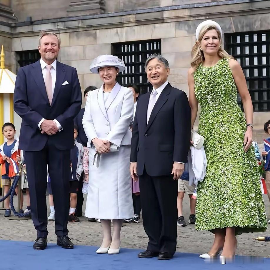日本国王访问荷兰时对二战侵略的表态及其背后的信息是什么？

· 表态内容：承认历