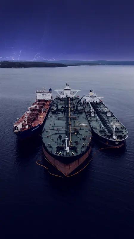 3月25日，路透社根据市场数据计算得出，由于乌克兰无人机袭击、一条重要输油管道被