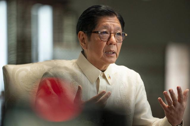 菲律宾总统马科斯称没想疏远中国小马科斯这人反复无常，且鬼不鬼人不人的，不理他就是