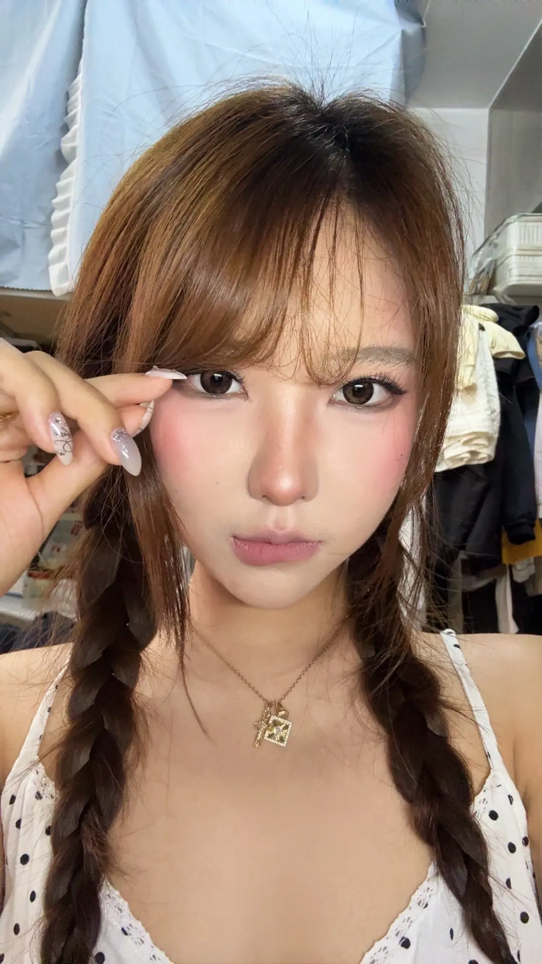 亚裔小猫妆嘻嘻