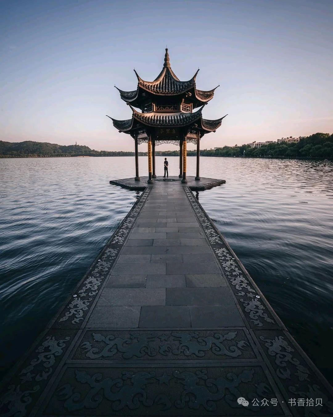 给了大家分享生活、交流想法的好机会。最近看到很多刚领退休金的朋友发愁，交15年按