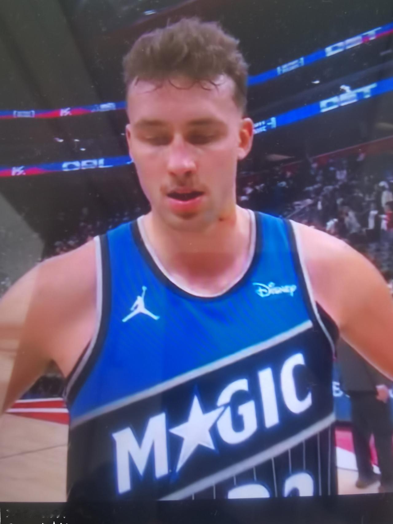 混社会，资历是很重要的

        出来混的兄弟都知道，蹲过号子，在道上看