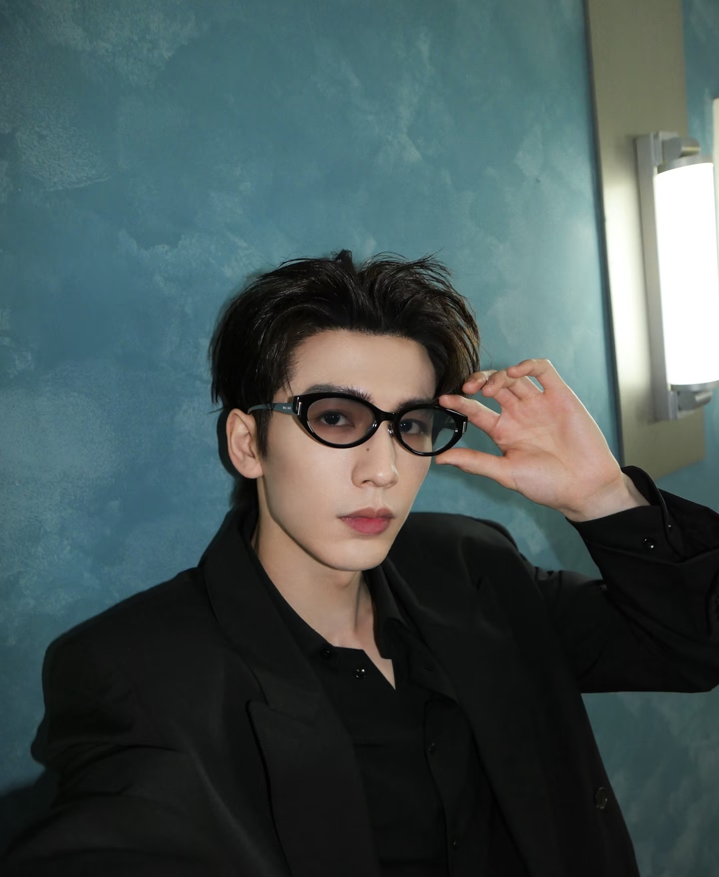 陌森很会选代言人，跟张凌赫匹配度很高。 