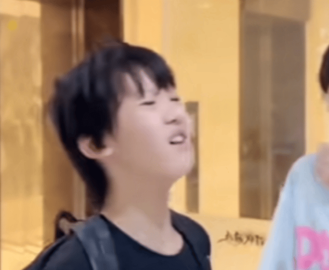 原来明天形策没开 动车票没有合适的改签时间我就这样 ​​​