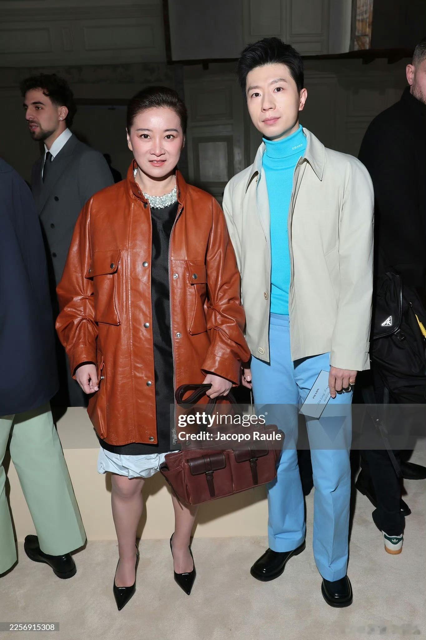 马龙谈赛场秀场差异被马龙的回答狠狠戳中笑点！赛场秀场差异？一句话总结到位，动与静