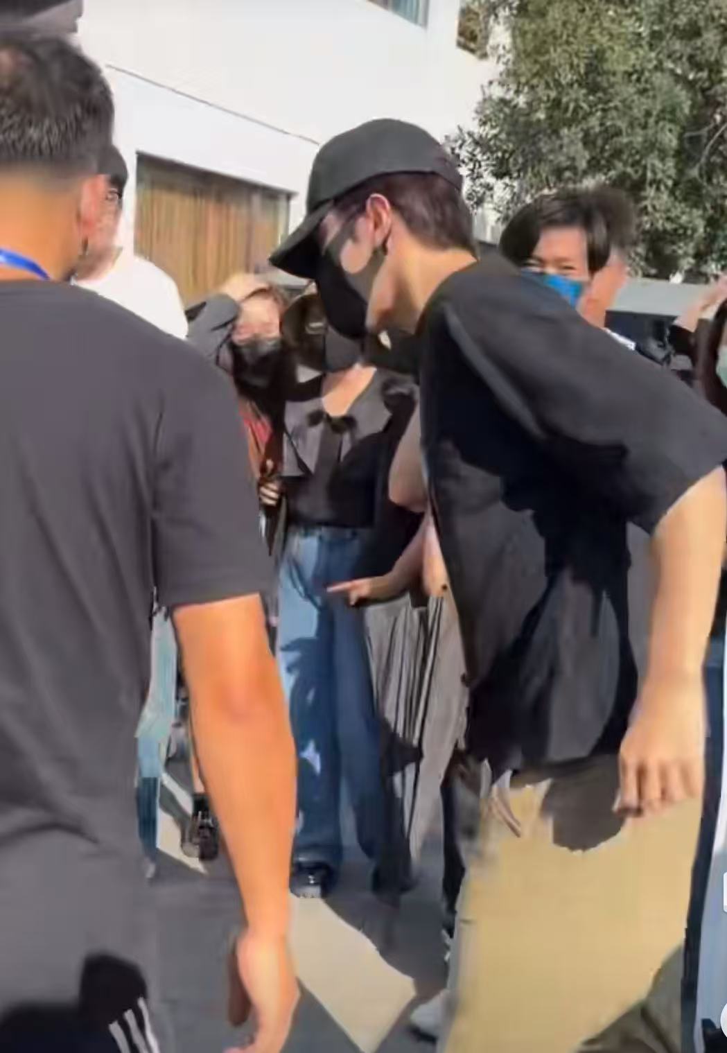 许凯天都异闻录进妆路透许凯天都异闻录第一天进妆路透许凯天都异闻录第一天进妆路透，