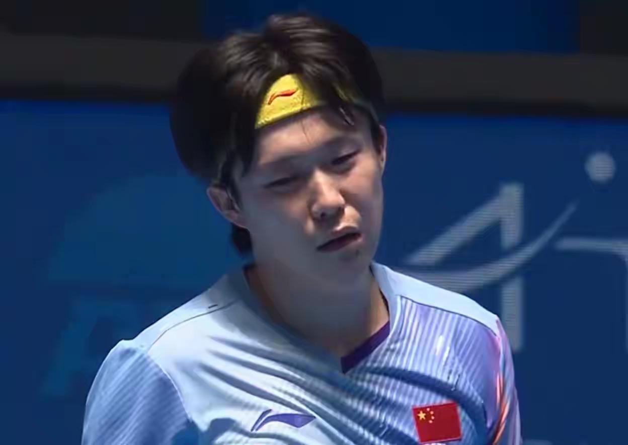 【一场精彩刺激的对决，王楚钦4-2进入四强，周启豪虽败犹荣】打出了极高的水平，王