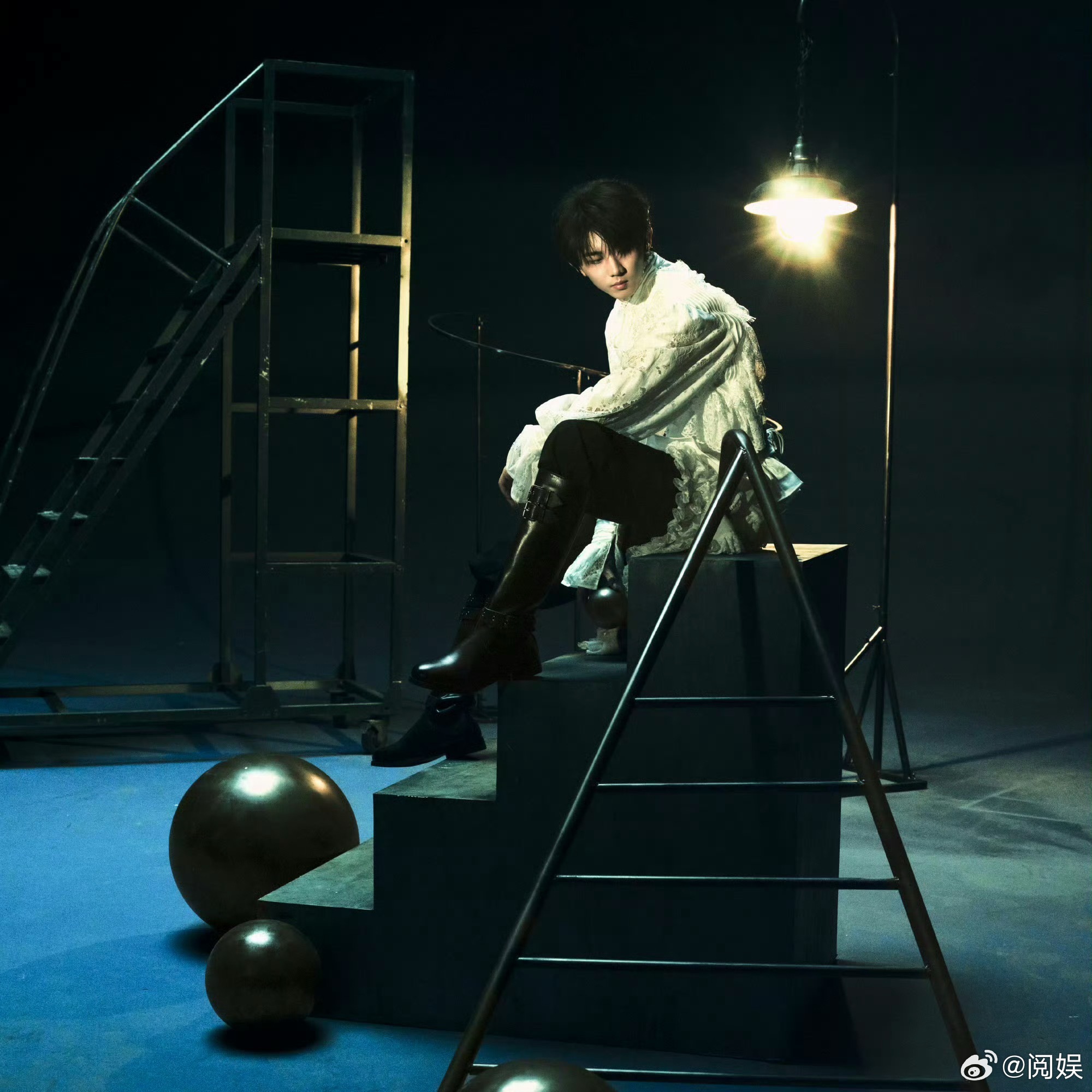 马嘉祺这双皮靴踩人很痛吧这套简直美神来的[手指比心]男神会唱又会拍[赞]穿帮给我