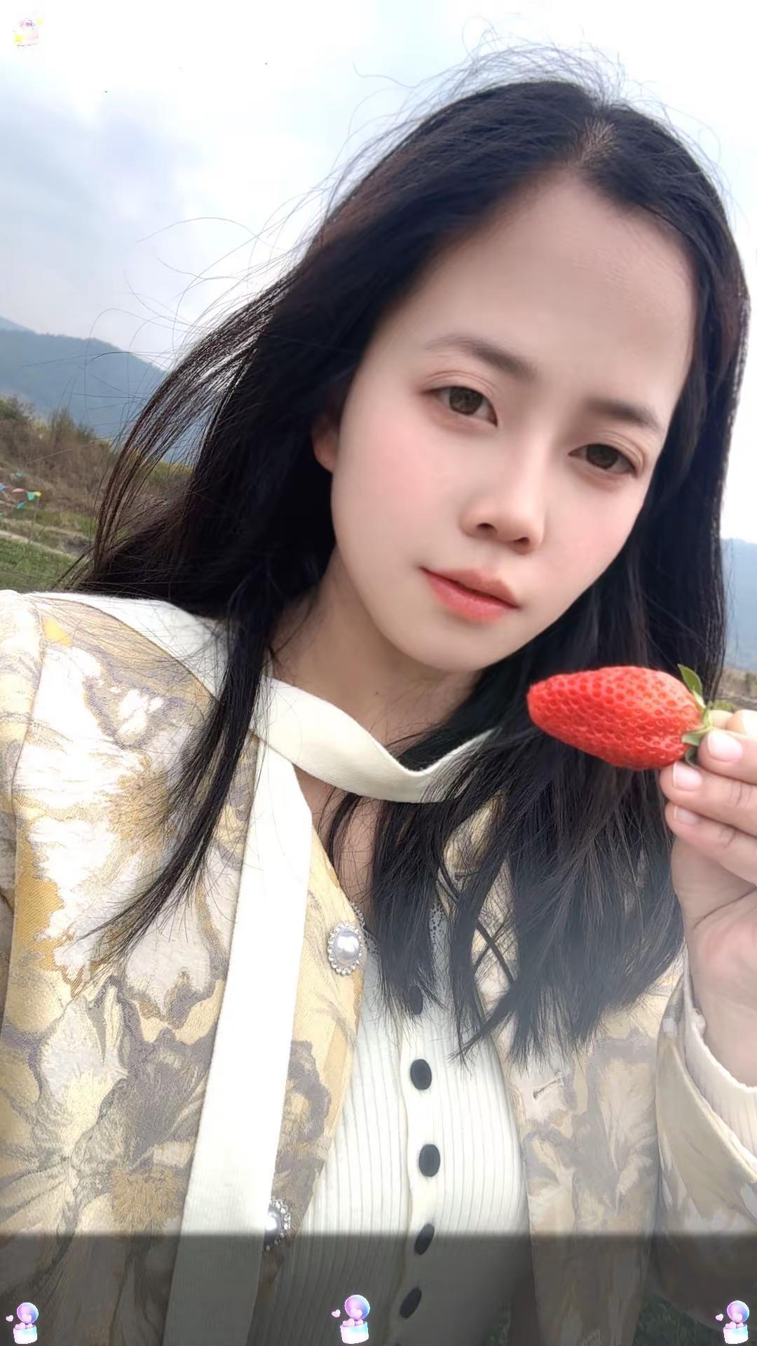 🍓新的一年，“莓”有烦恼，开心就好╭➰🍓