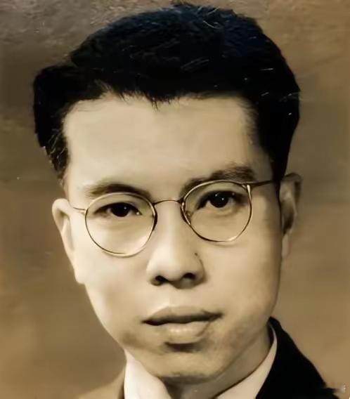 1948年，他不顾妻子反对，用刀划开刚出生3天女儿的后背，看着女儿奄奄一息，妻子