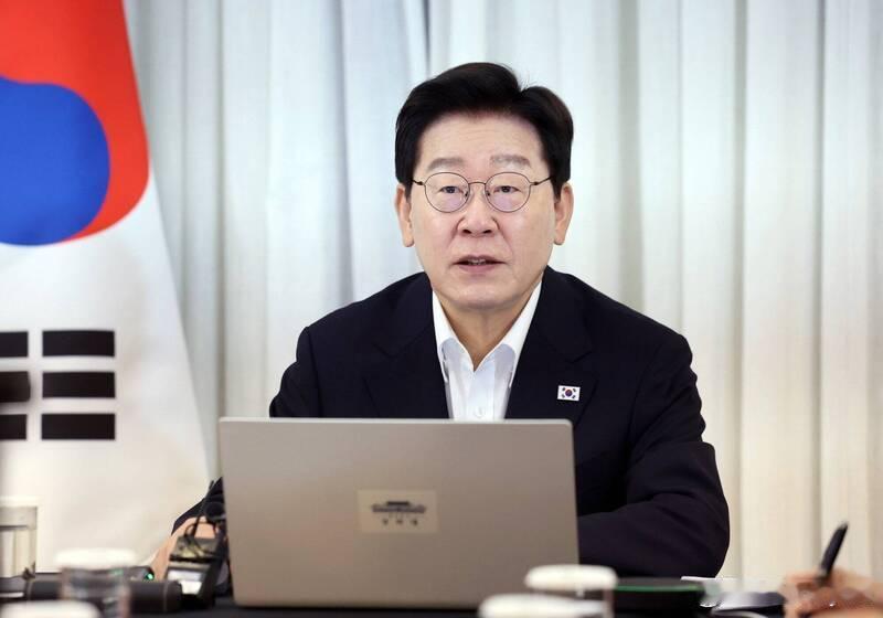 韩国总统李在明支持率跌至上任以来新低，不满意率首次突破50%海外新鲜事 韩国民调