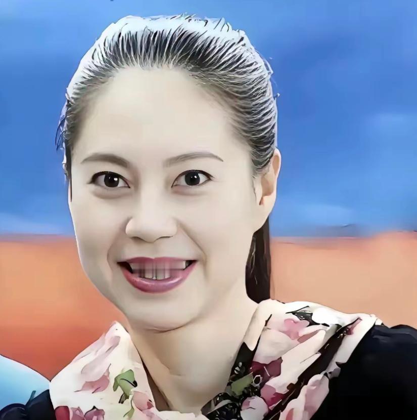 她在比赛期间突然离场叛逃美国，令中国队遭受重创，多年努力付诸东流。32 年后回国