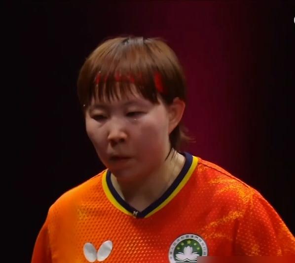 身家数亿朱雨玲，遭骂捞金刚捧起WTT美国大满贯女单冠军奖杯，大家就讨论热烈。
