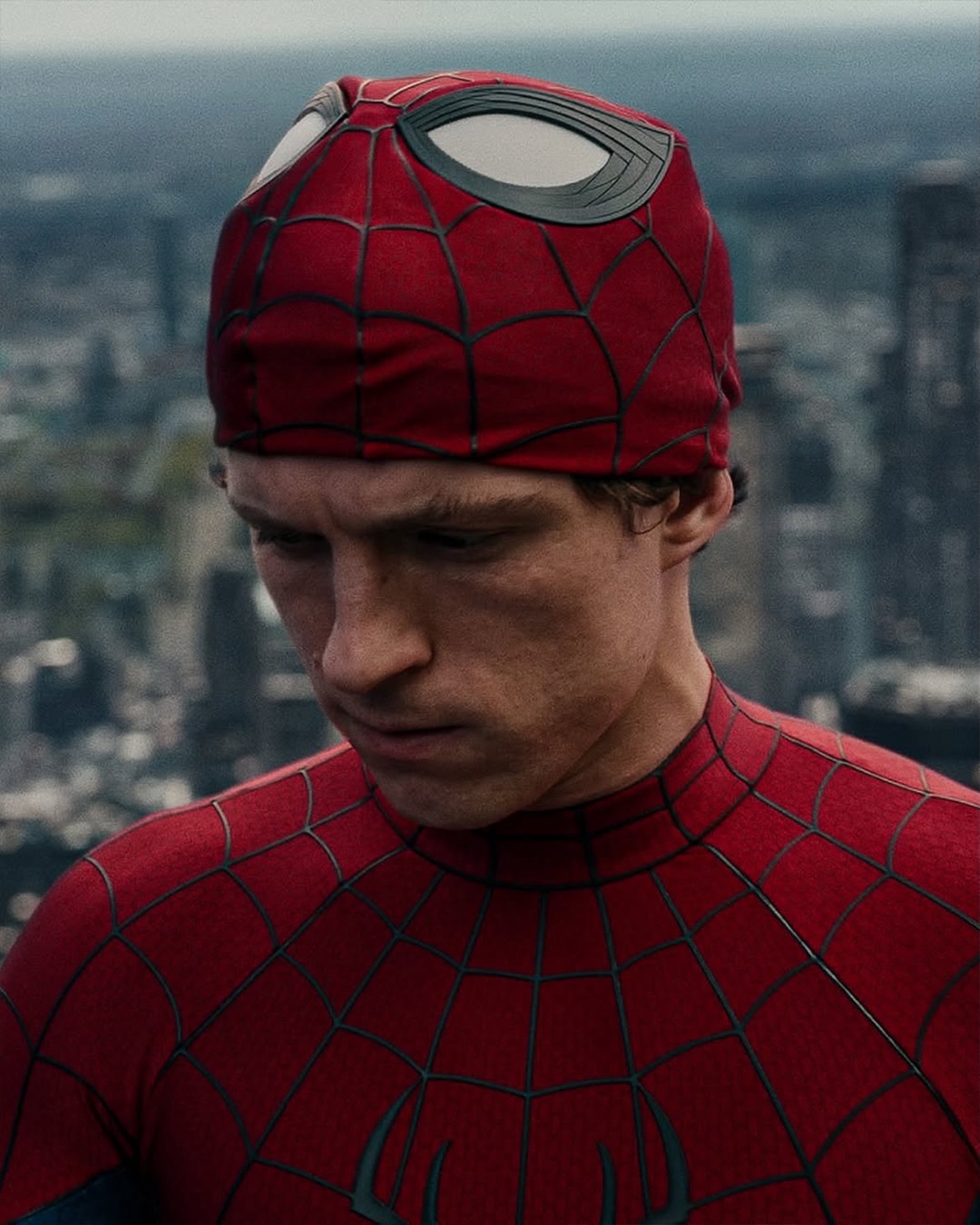 Tom Holland 荷兰弟变身肌肉达人