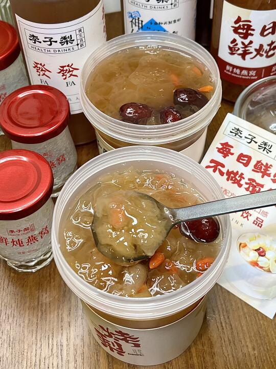 真是贫穷限制了我。。。