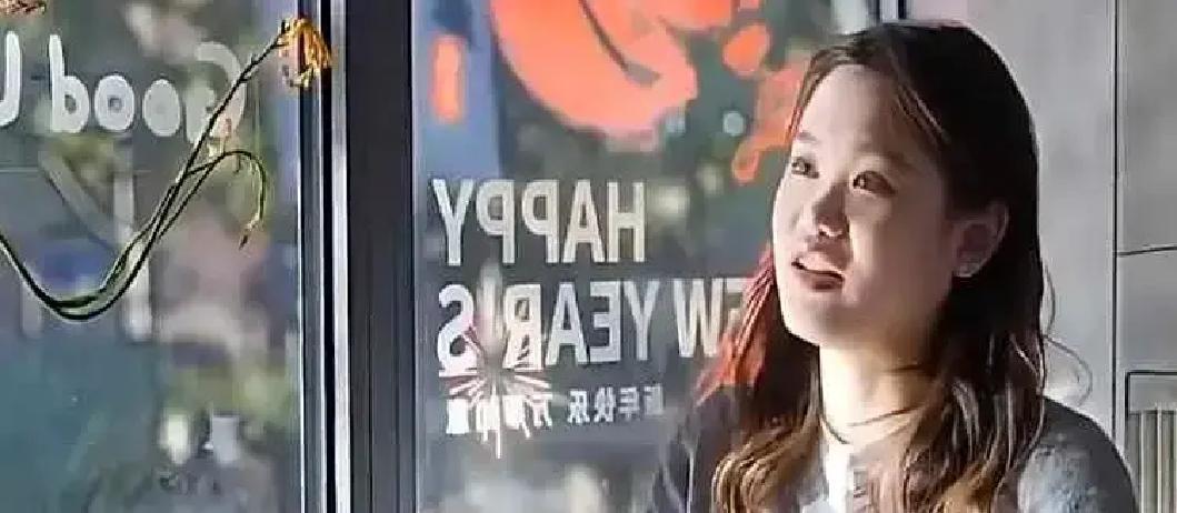 她没被“水花消失术”打败，打败她的是自己的身高。
 
你站在十米台，收紧全身肌肉