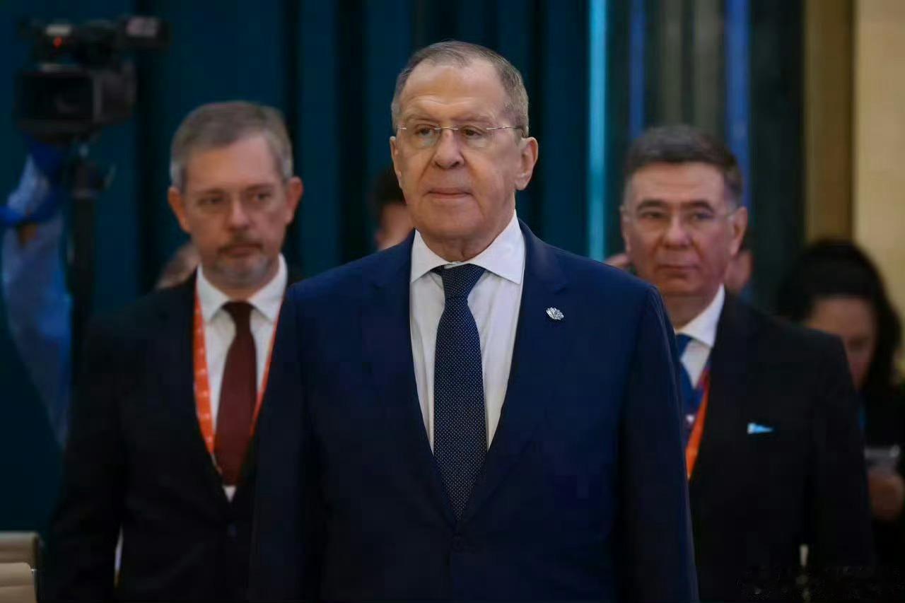 拉夫罗夫说，俄罗斯主张中东立即停战并谈判，若要必要俄方愿出面调解。 