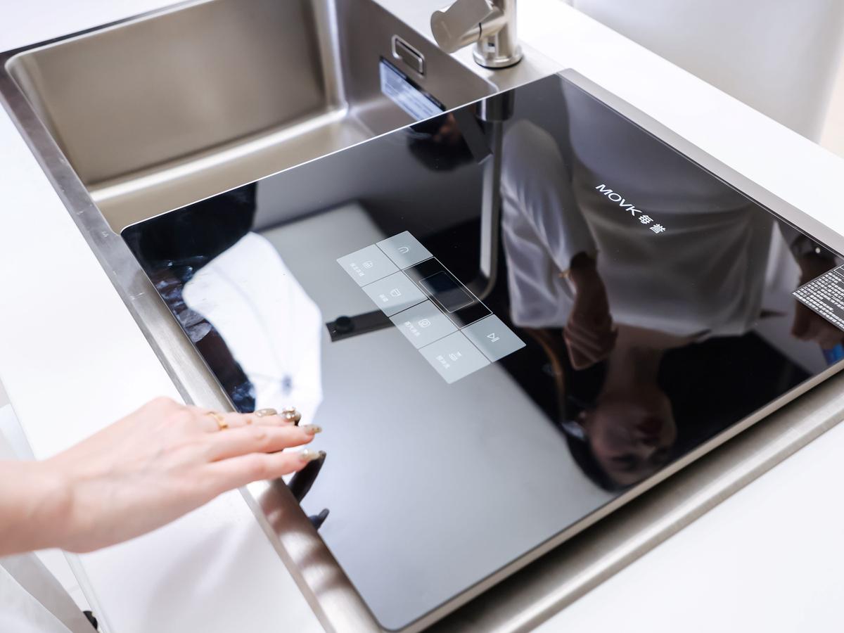 自从有了宝宝，餐具卫生真的容不得半点马虎！对比了好多款，最终选了每誉 J2，用到