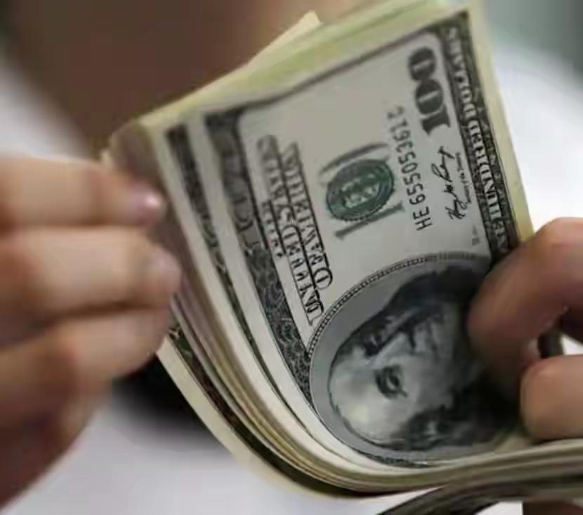 从1.32万亿到6887亿：中国减持美债背后的战略大转移

截至2025年10月