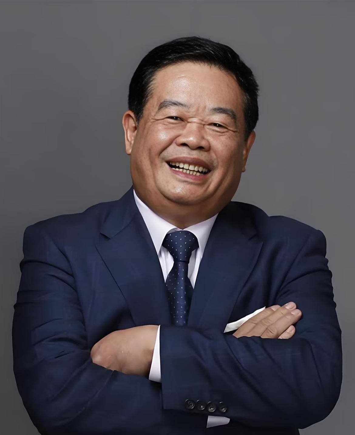 我猜到曹德旺会退一步，
也猜到曹晖会进一步，
万万没想到，交接时曹晖说了句实在话