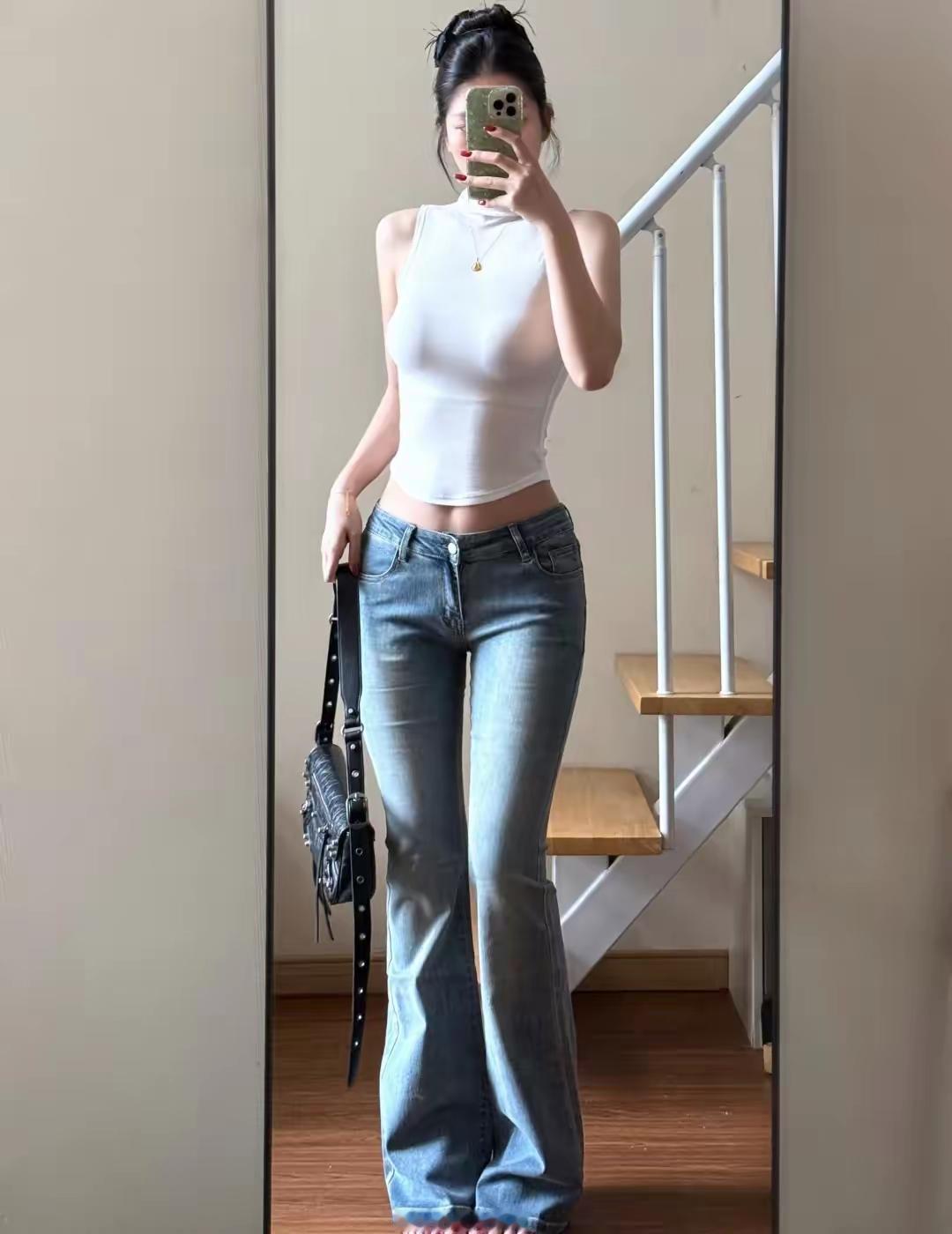 日常穿搭，牛仔裤美女简约穿搭牛仔裤 牛仔裤美照