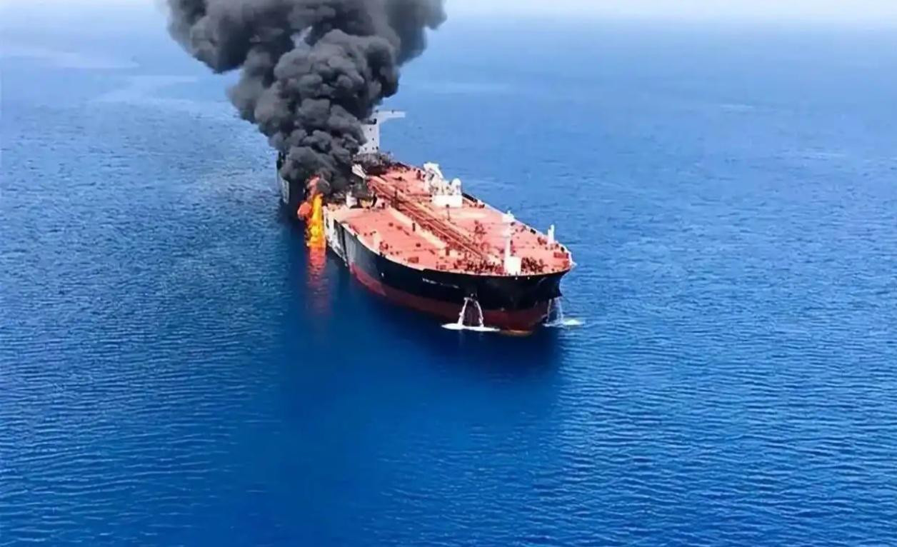 伊朗革命卫队宣布击中波斯湾美国油轮 强调掌握海峡通行规则

当地时间3月5日凌晨