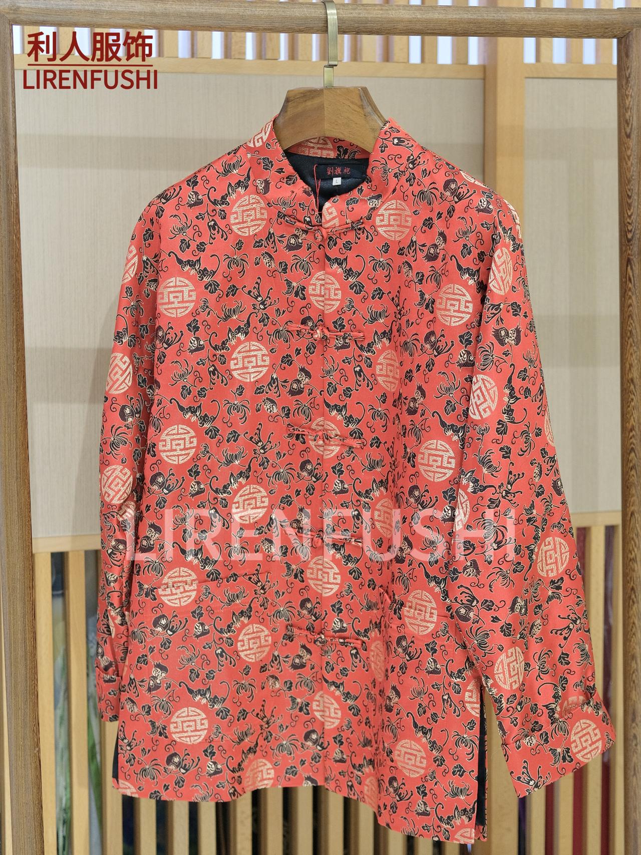 红衣映日，锦绣华年。