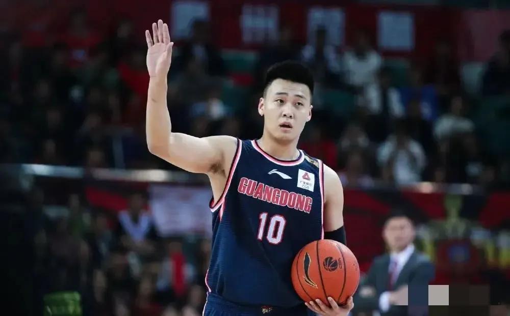 卖也卖不出价格的赵睿？

新疆给赵睿3年顶薪，打了几场意思了，今年还不知道他行不