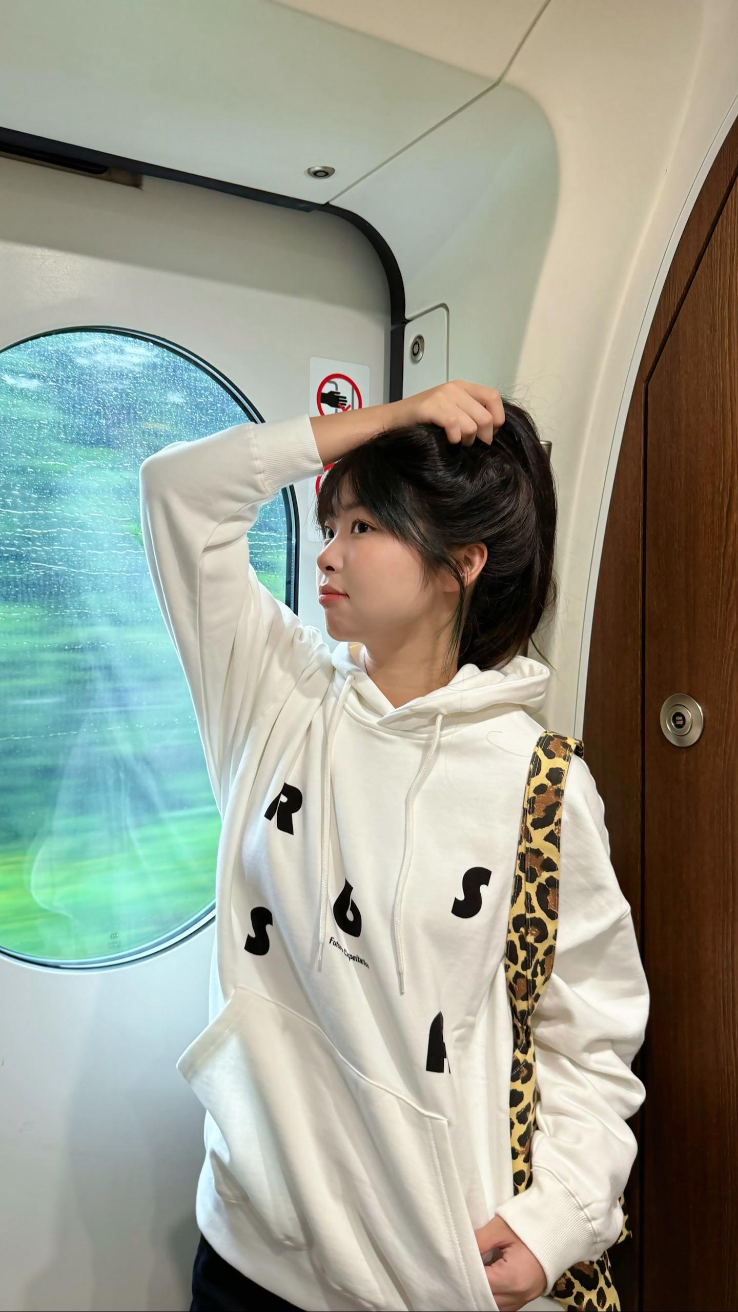 满载大学生的高铁真的好安静啊。