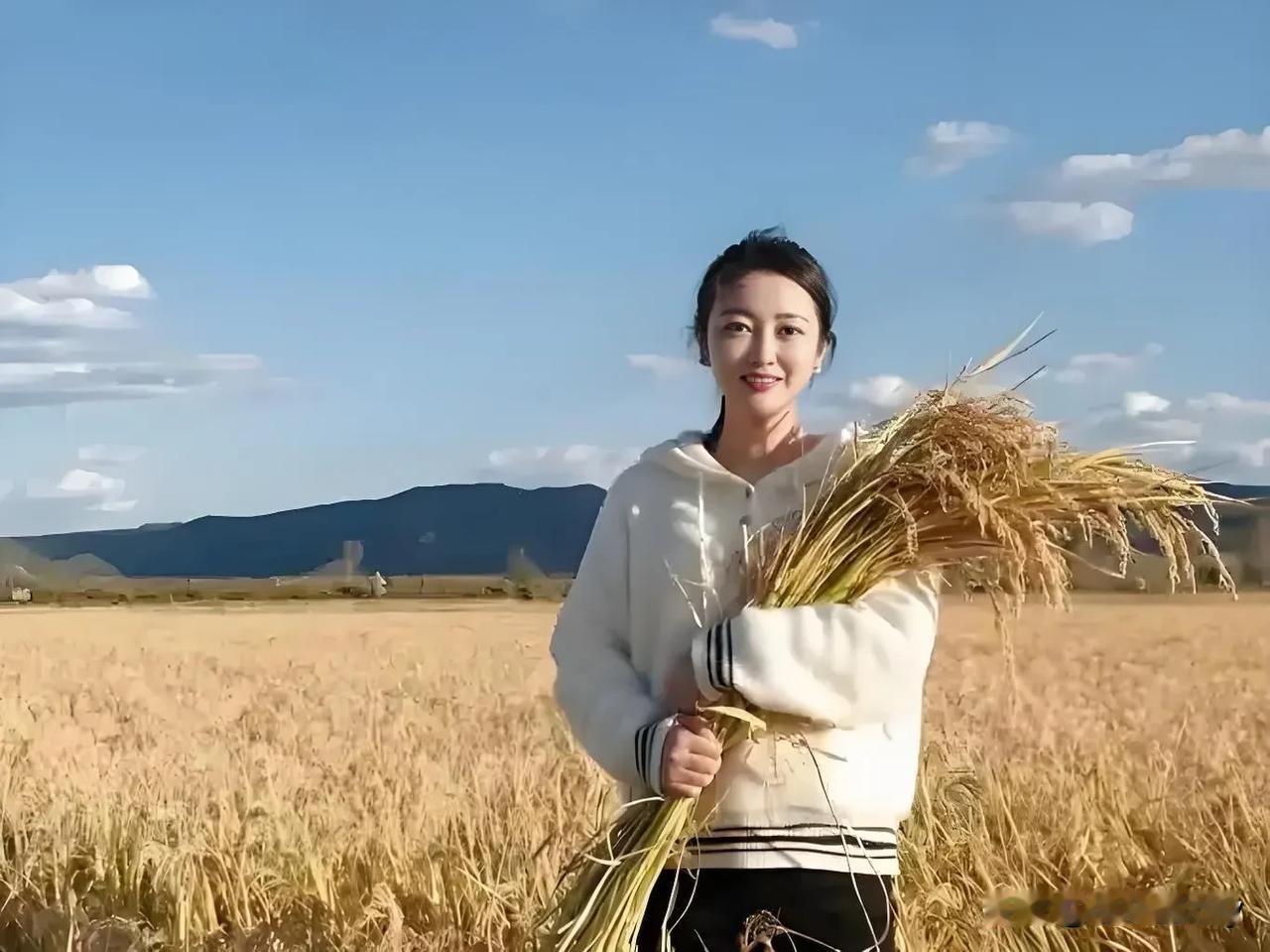 上联‌：杜鹃声里春光老
下联‌：春光渐远稻花新
上联：稻香四溢稻姑笑
邀对：？？