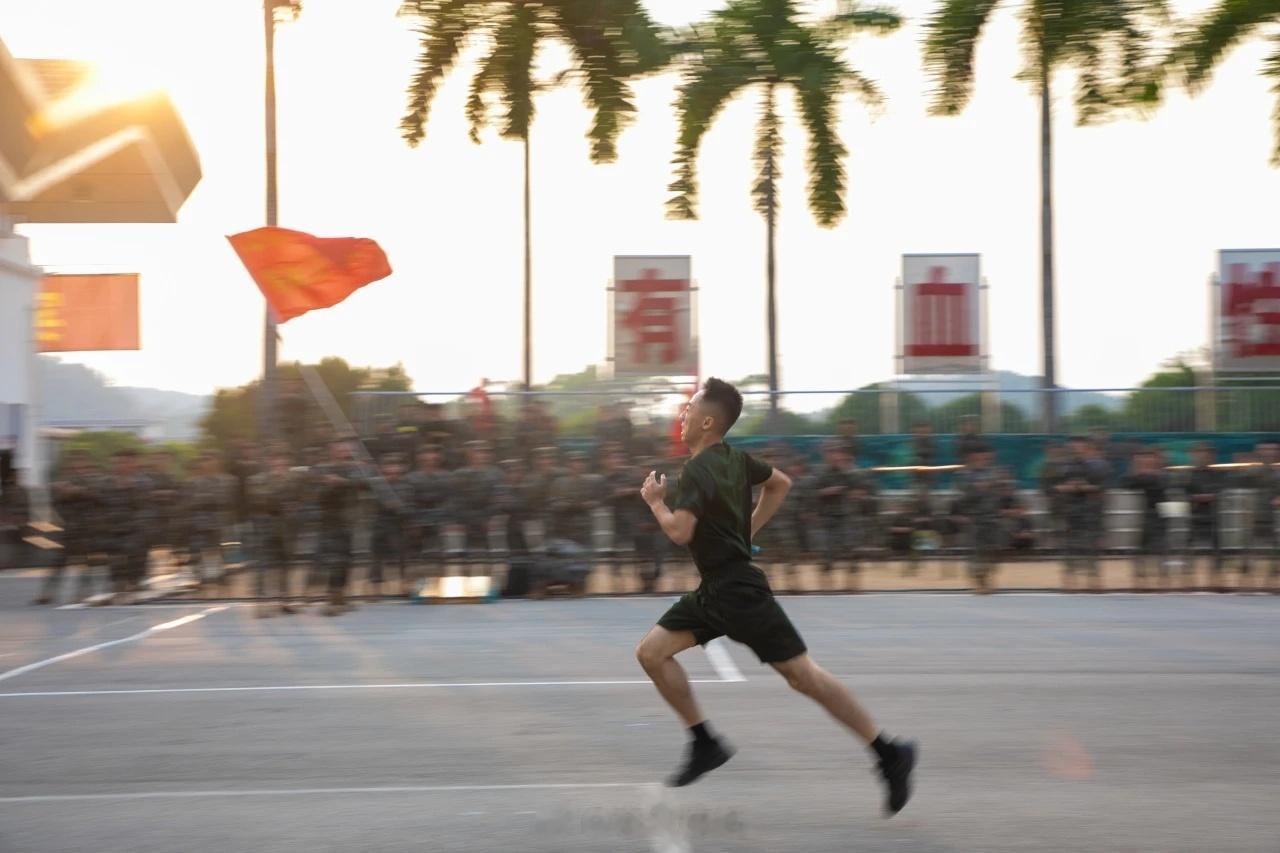 #迷彩军恋[超话]#的这场来自武警广西总队机动支队的运动会却与众不同，据说本场赛
