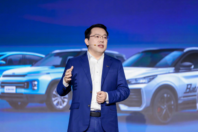 吉利控股目标2030年跻身全球前五我姑父就是吉利的老车主，看到品牌放话2030年