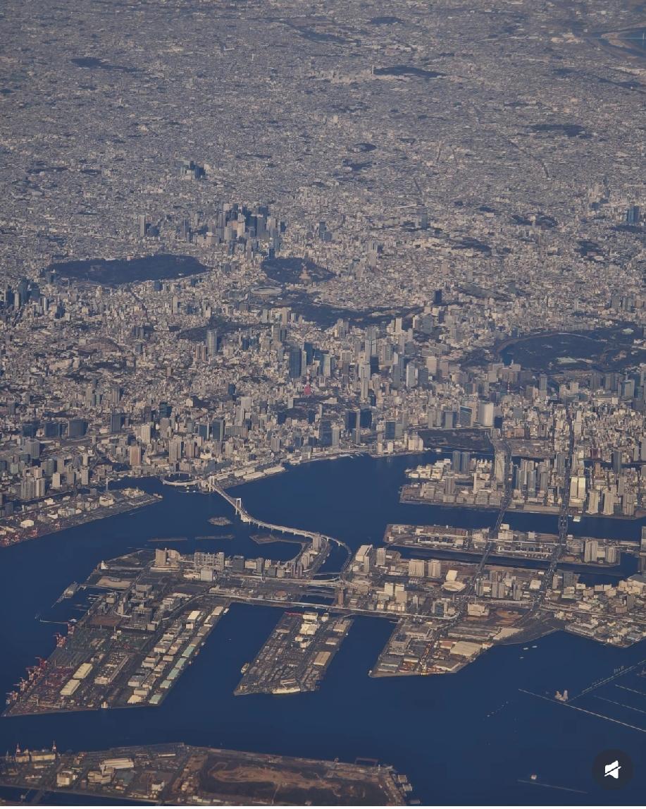 东京是一个环海国家，同样靠海，上海的天空每天都是灰蒙蒙的[捂脸][捂脸]