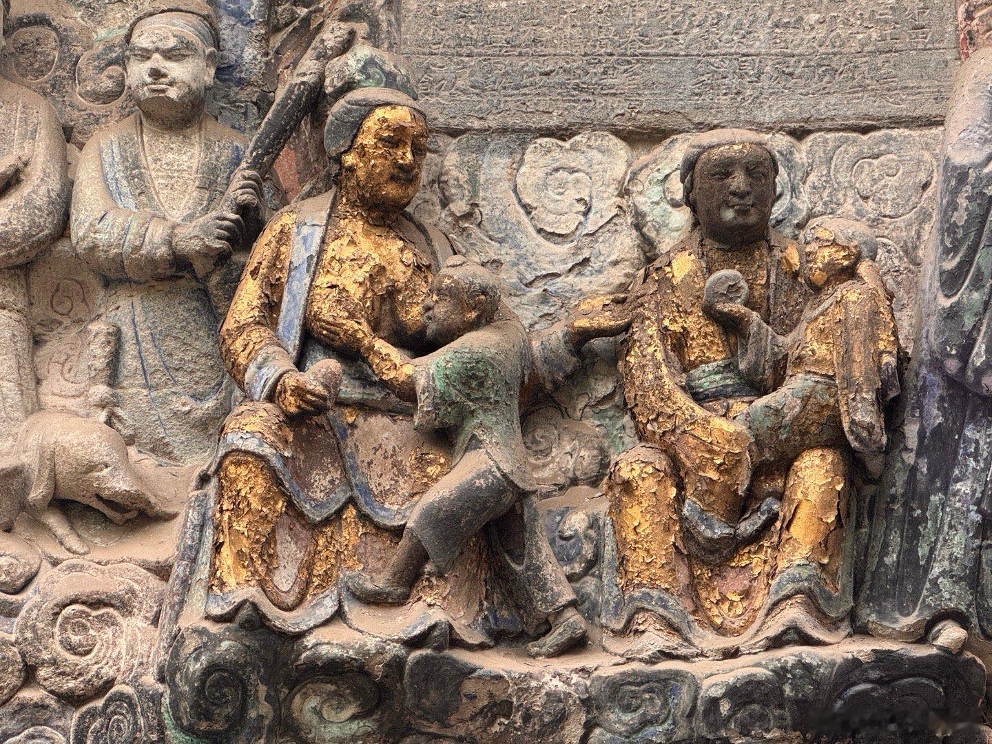 岽游记  父母恩重经变里，唯一被反复涂金身的是母亲给儿子喂奶的图像，应该是历代民