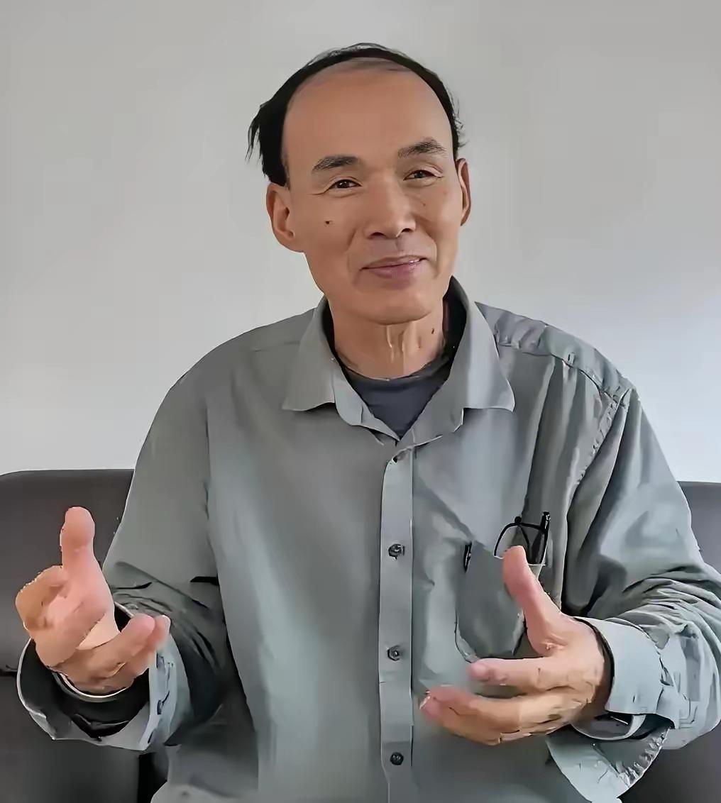 复旦大学的梁永安教授说：

老了才会明白，不管你有多少钱，有多大的房，人老了，其