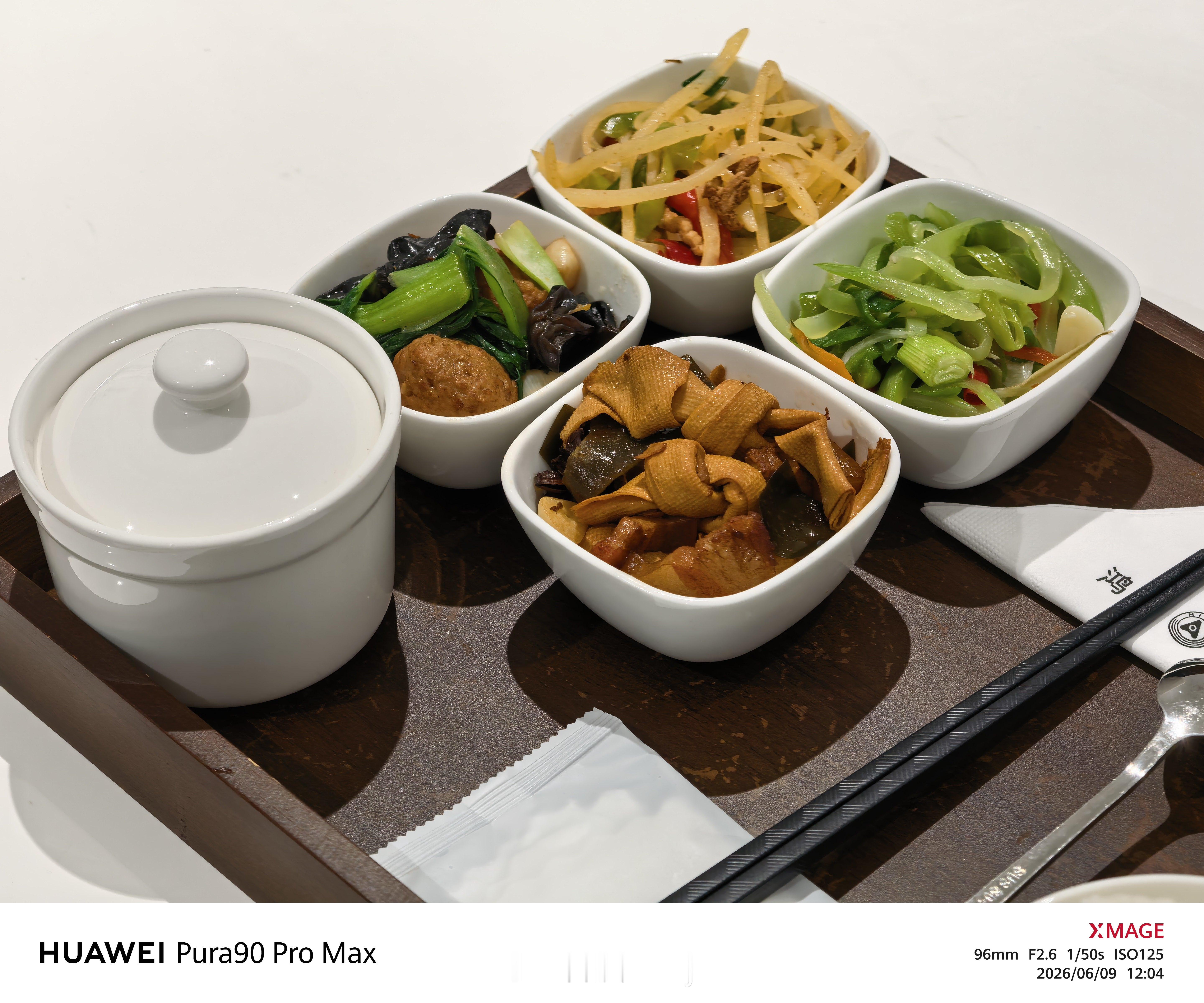 来提尚界Z7餐食安排的太赞了，吃好喝好，提车回家。有颜值的实力派，实车远超预期，