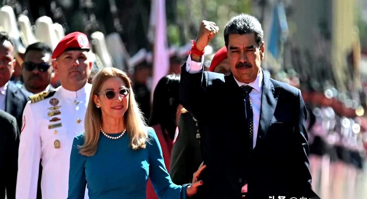 关于委内瑞拉总统马杜罗的事，越看越不对劲。
据说美军凌晨搞了一次突袭，前后不到一