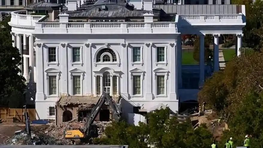 白宫绕过国会拆东翼修地堡

特朗普在国内也惹事了，事情得从2025年7月说起，说