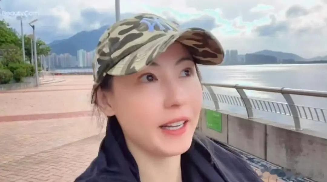张柏芝心疼16岁次子抱病上学，称校规严格不许请假，学费年逾30万！ ​​​