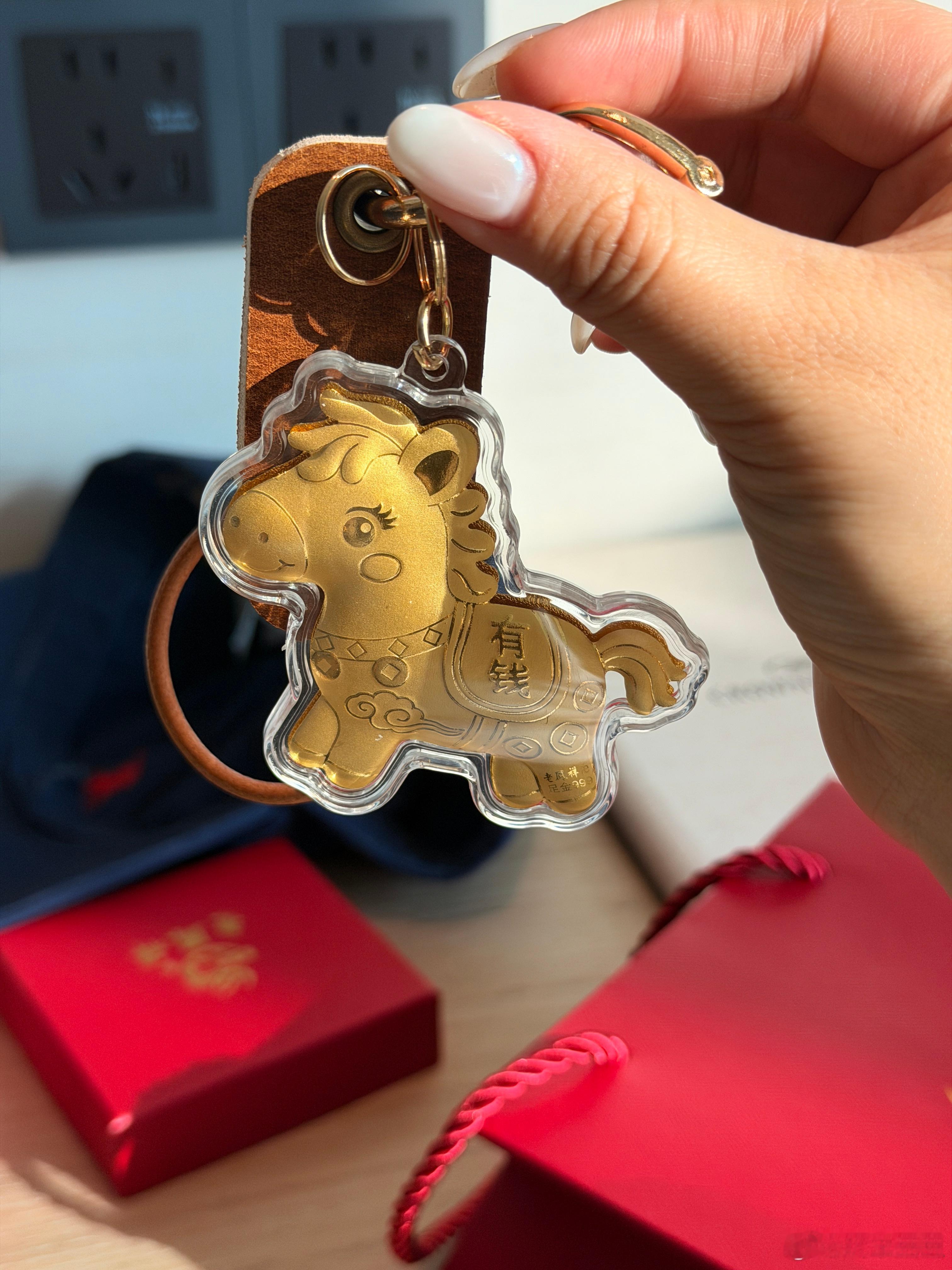 MG的伴手礼！纯金的～你们说抽不抽？ 广州·广州之窗皇冠假日酒店