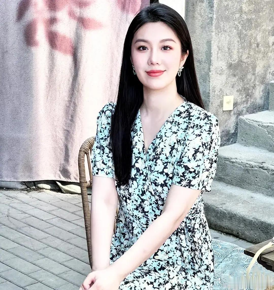追了三个月的离异美女，上门吃饭亮出癌症诊断单，我瞬间两难
 
追楼下离异漂亮大姐