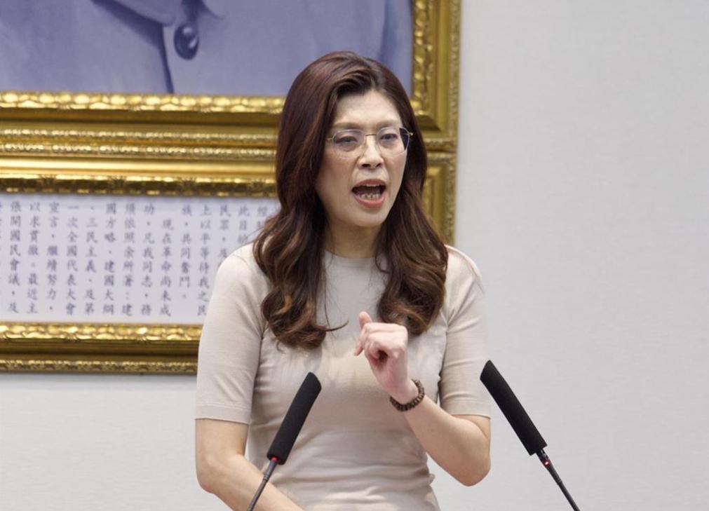 就在刚刚，

中国国民党主席郑丽文发表声明，

5月26日，针对马英九基金会风波