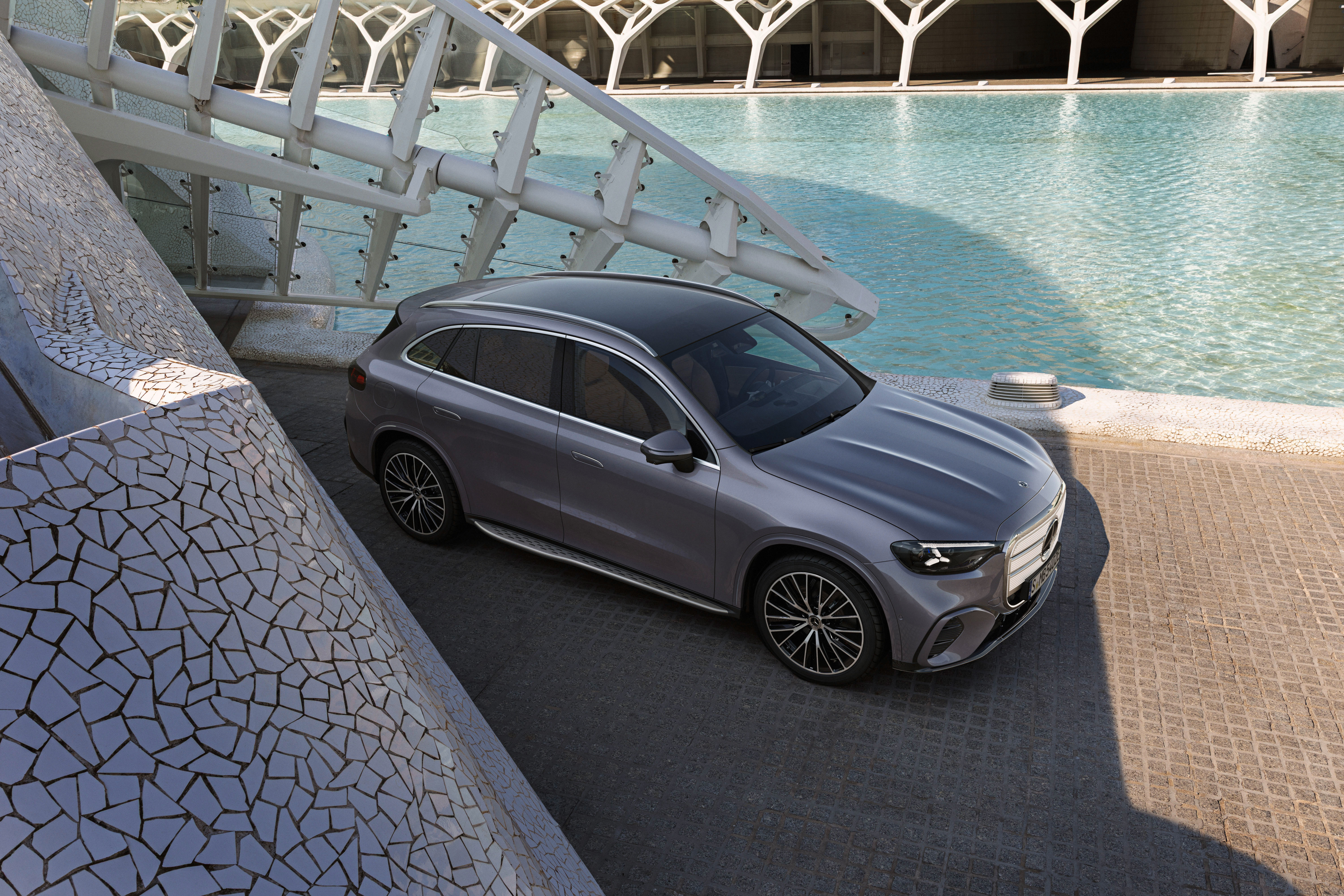 2026 Mercedes-Benz GLC 400 4MATIC with E