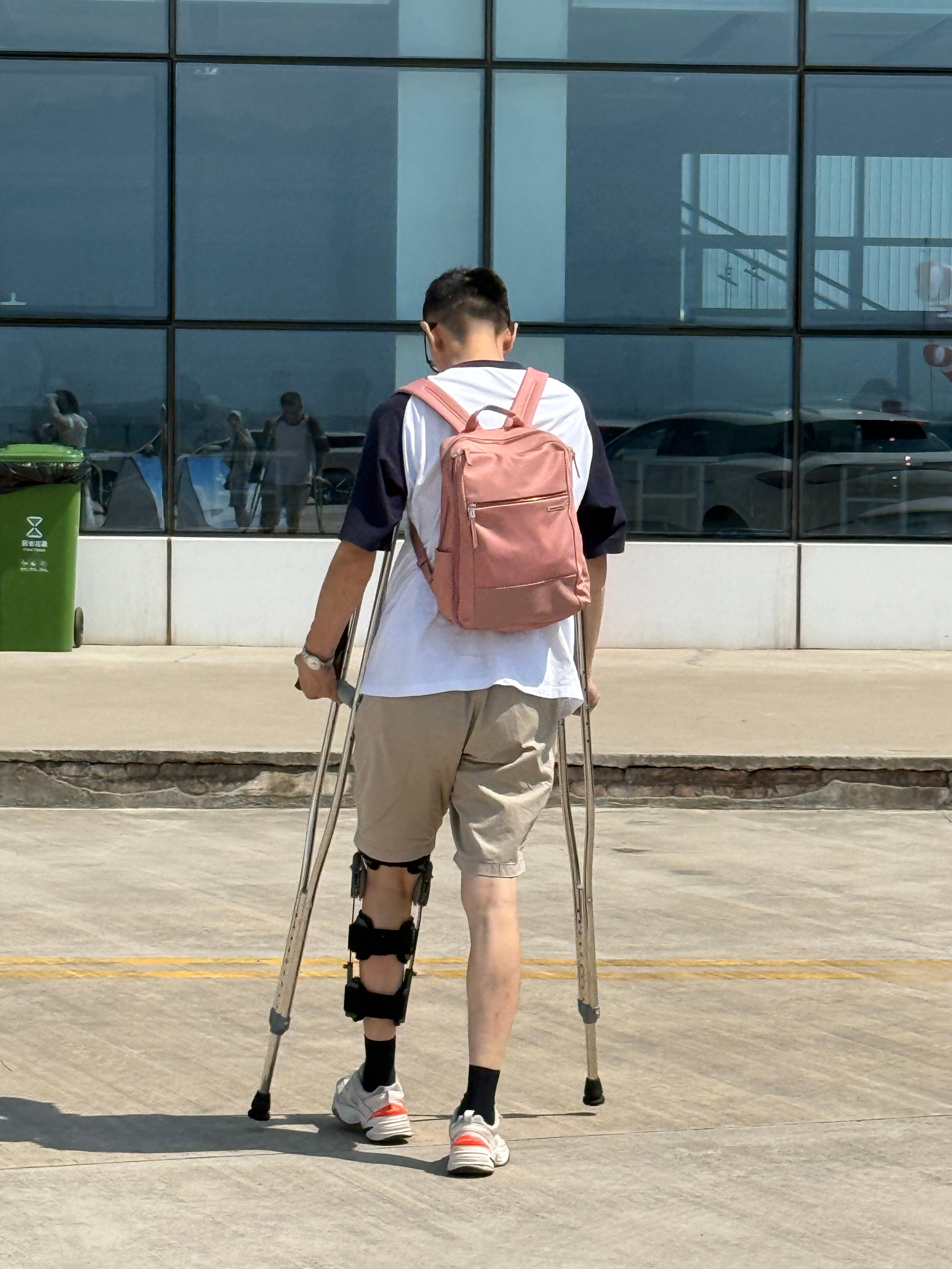 来西安试驾海狮06，让我见到了有史以来最敬业的媒体老师，得亏受伤的不是右脚[go