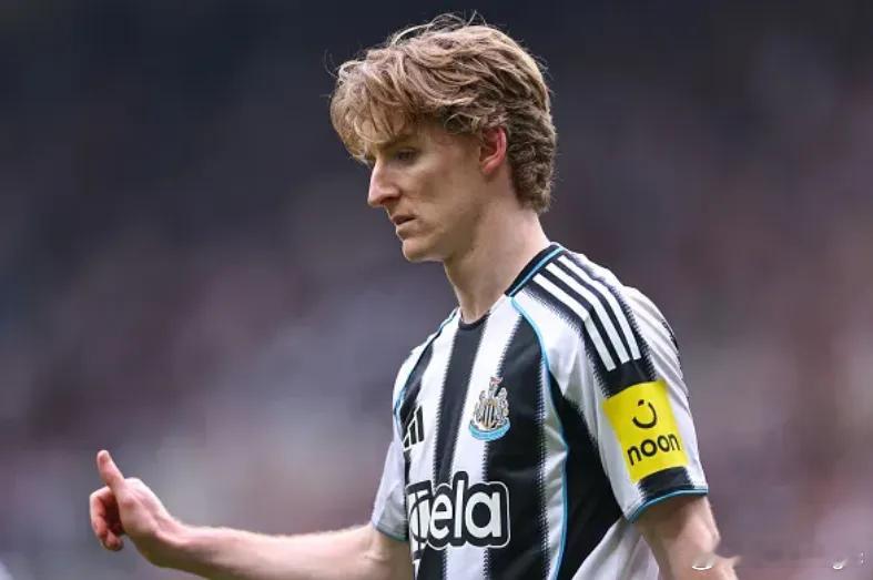 纽卡核心转会传闻：阿森纳求购戈登需破亿，球队面临挖角危机纽卡斯尔传奇射手阿兰 -