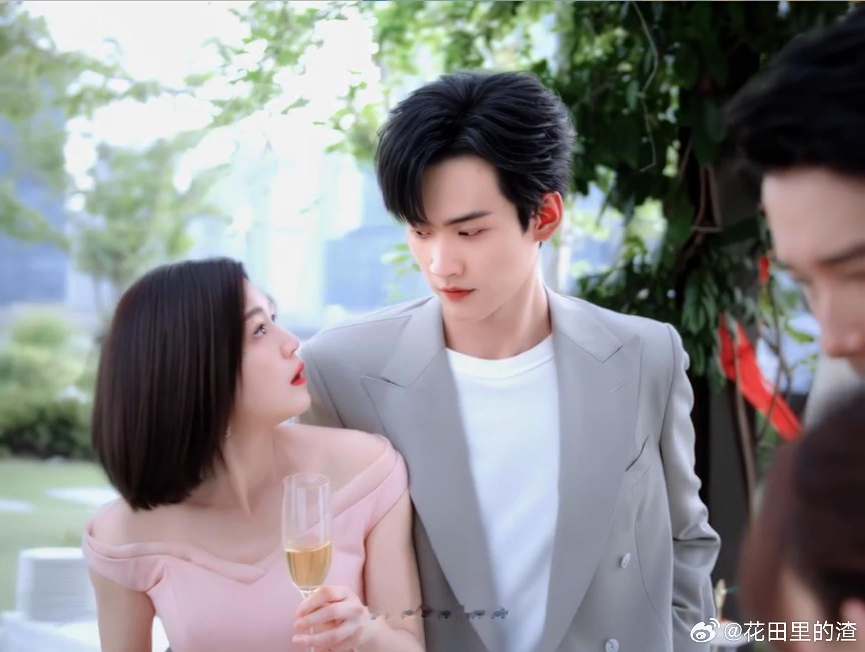 周柯宇 姐前人夫娃前人父 狙击蝴蝶 狙击蝴蝶番外里，周柯宇演的李雾太有层次感！在