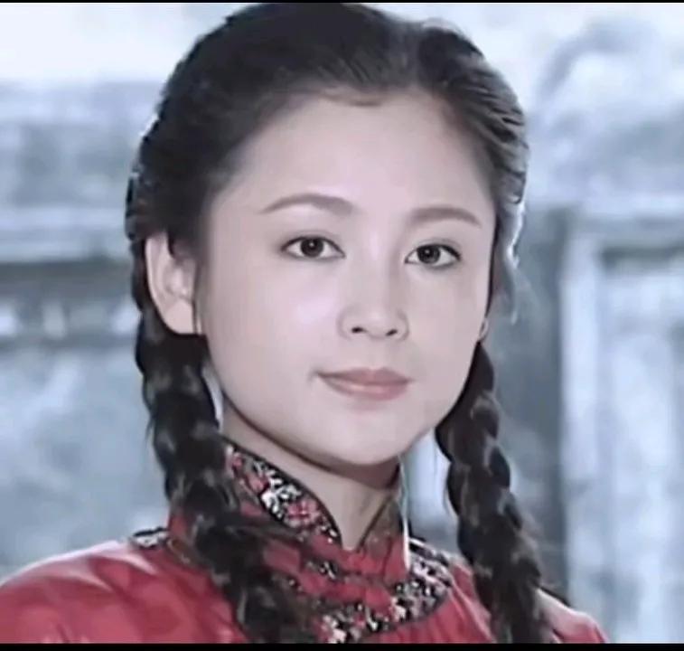 大家来评一评，她们俩谁才是中国第一美女，陈红和何晴两人都属于古典和现代相融合的美