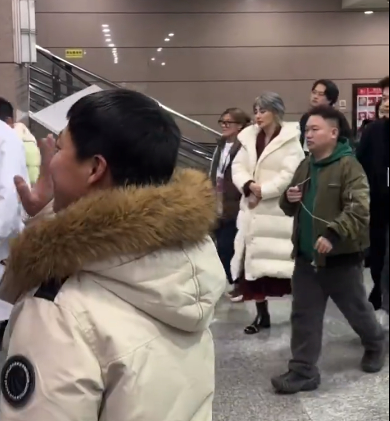 张雨绮应该已经参加完了辽宁春晚的彩排，也不知道具体录制结束没结束，后续就看辽宁台