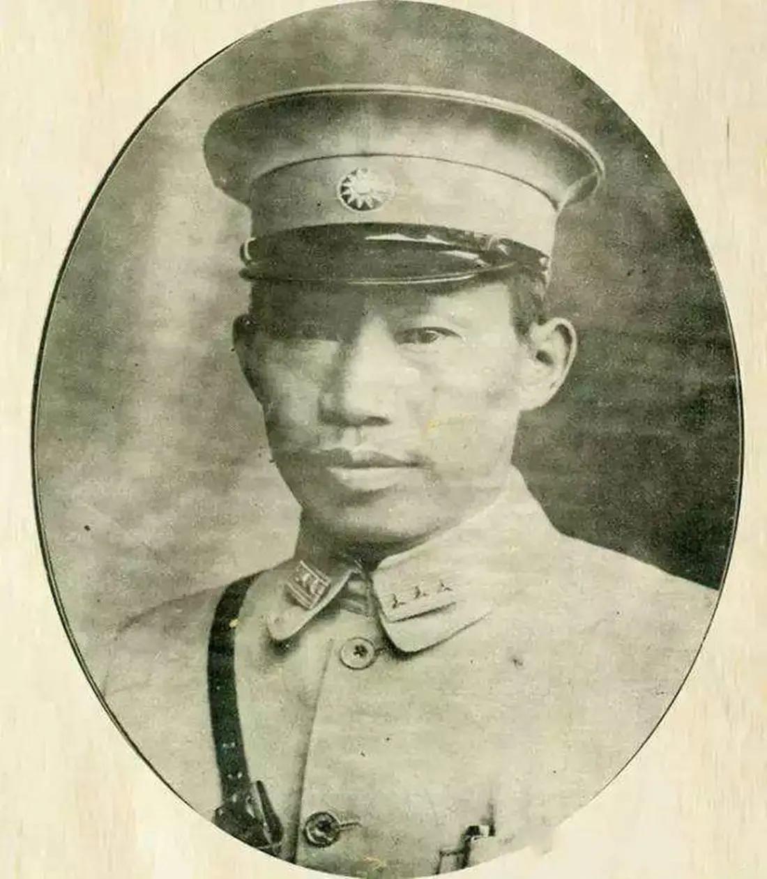 1935年，红军长征来到贵州。薛岳率领的中央军也一路跟了进来，顺道就把当地军阀王